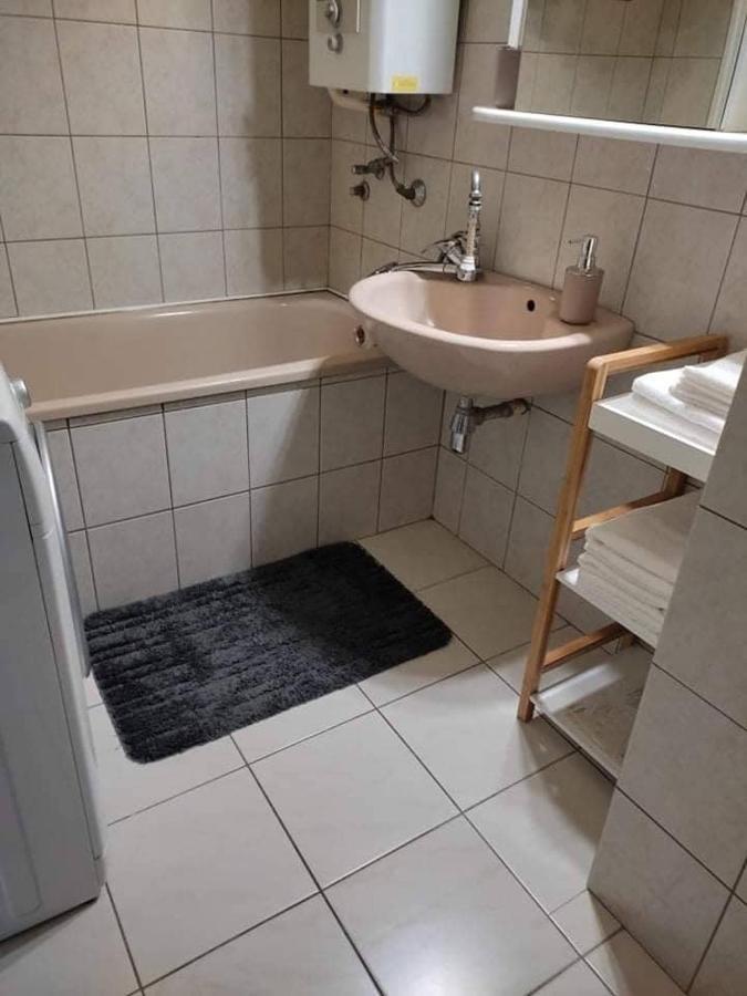 Kertvaros24 Apartman Hódmezővásárhely エクステリア 写真
